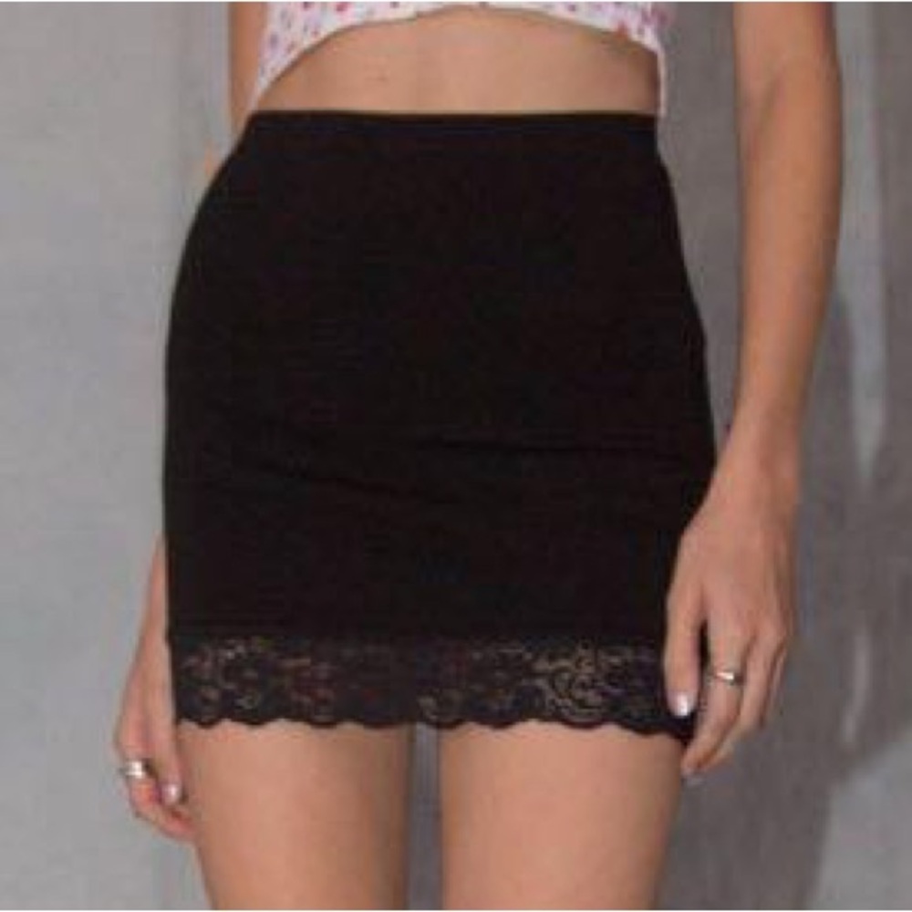 brandy melville phoebe mini skirt